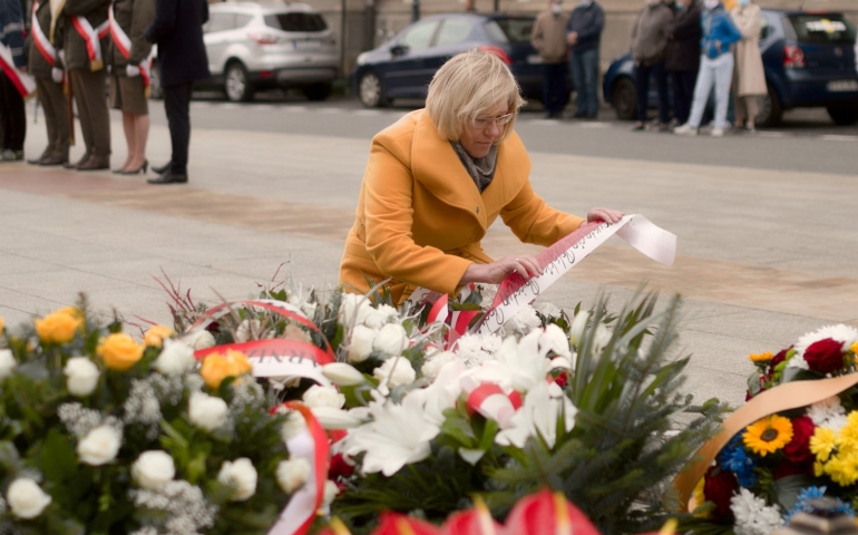 Barbara Nowak o mordzie nad Smoleńskiem. Jest pani odpowiedzialna za edukację - piszą internauci